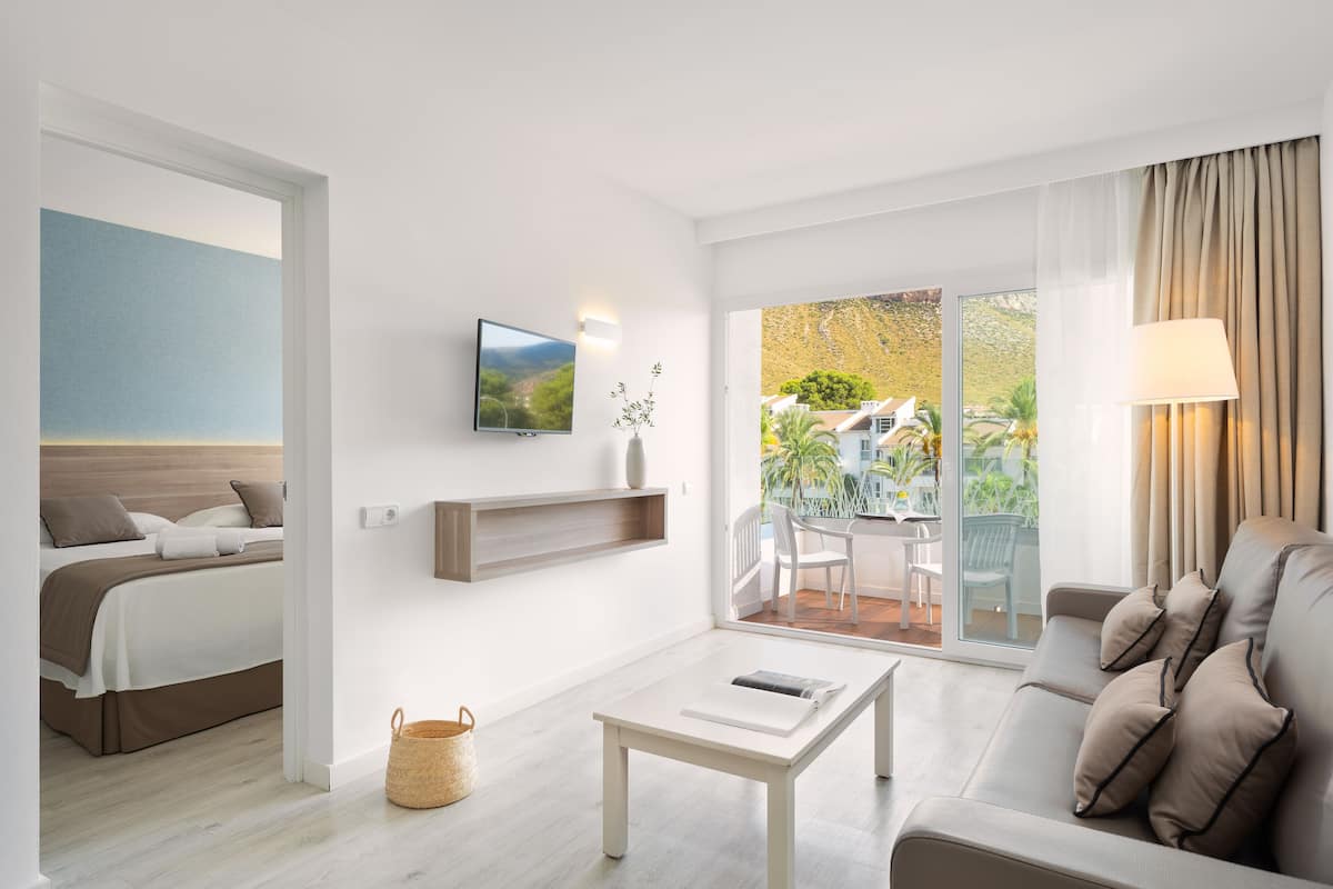 1 bedroom, minibar, in-room safe, free cots/infant beds