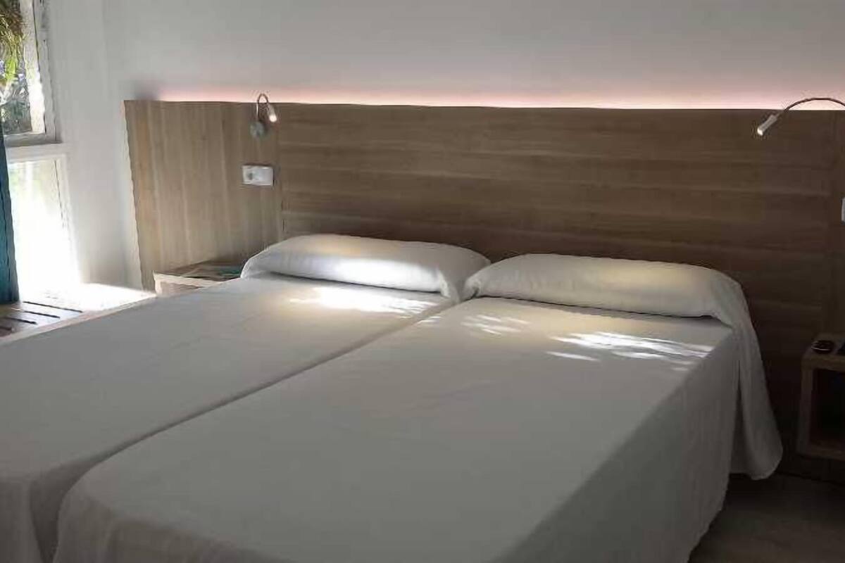 1 chambre, minibar, coffre-fort, lit de bébé (gratuit)