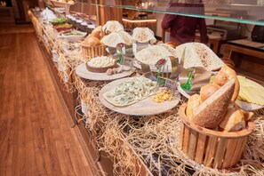 Tägliches nach Wunsch zubereitetes Frühstück gegen Gebühr