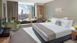 In-room safe, WiFi, alarm clocks - Crown Promenade Melbourne (Melbourne)