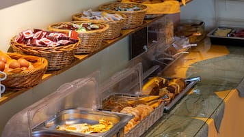 Se sirven desayunos