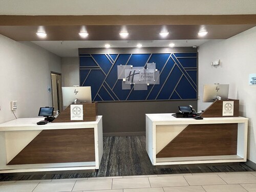 Holiday Inn Express Hotel & Suites Grants - Milan by IHG