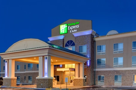 Exterior. Holiday Inn Express Hotel & Suites Grants - Milan by IHG