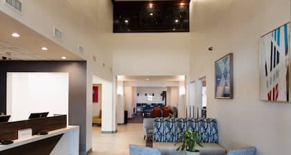 Holiday Inn Express & Suites Guthrie North Edmond by IHG