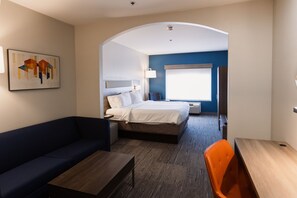 Suite, 1 King Bed | In-room safe, individually furnished, desk, blackout drapes - Holiday Inn Express & Suites Guthrie North Edmond by IHG (Guthrie)
