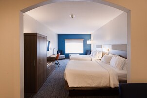 Caja de seguridad en la habitación, muebles diferentes y escritorio