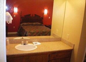 Standard Room, 1 Queen Bed | Bathroom sink - Economy Inn & Suites (St. George)