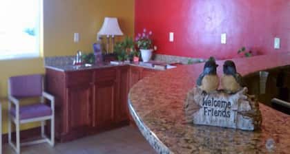 Economy Inn & Suites