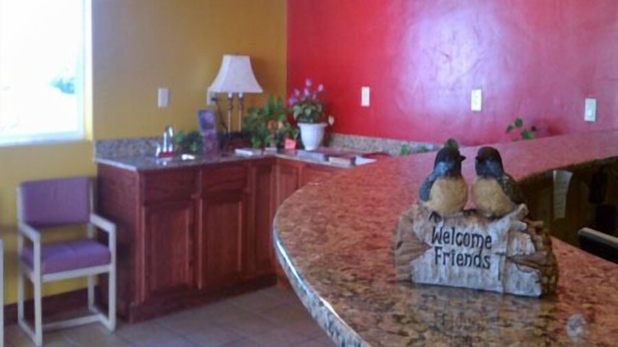 Economy Inn & Suites