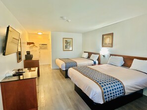 Standard Room, 2 Queen Beds, Non Smoking, Refrigerator & Microwave | Desk, free WiFi, bed sheets - Hampton Motor Inn (Hampton)