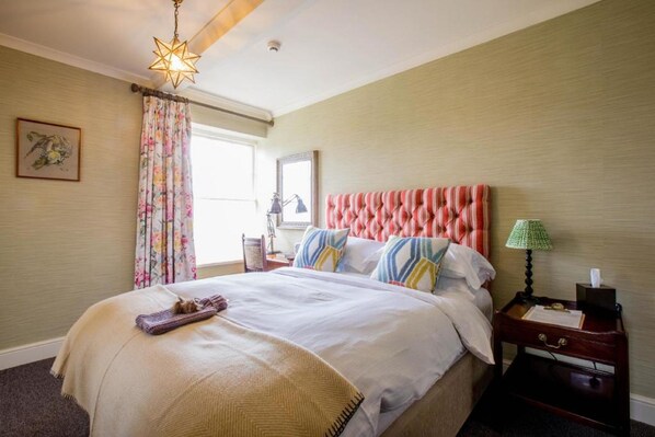 Desk, iron/ironing board, free WiFi, bed sheets