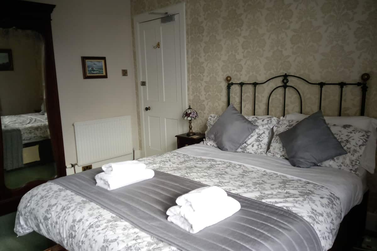 Habitación doble superior (Victorian Room) | Ropa de cama de alta calidad y decoración individual