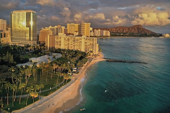 Hotel Exterior at Ka Laʻi Waikiki Beach, LXR Hotels & Resorts