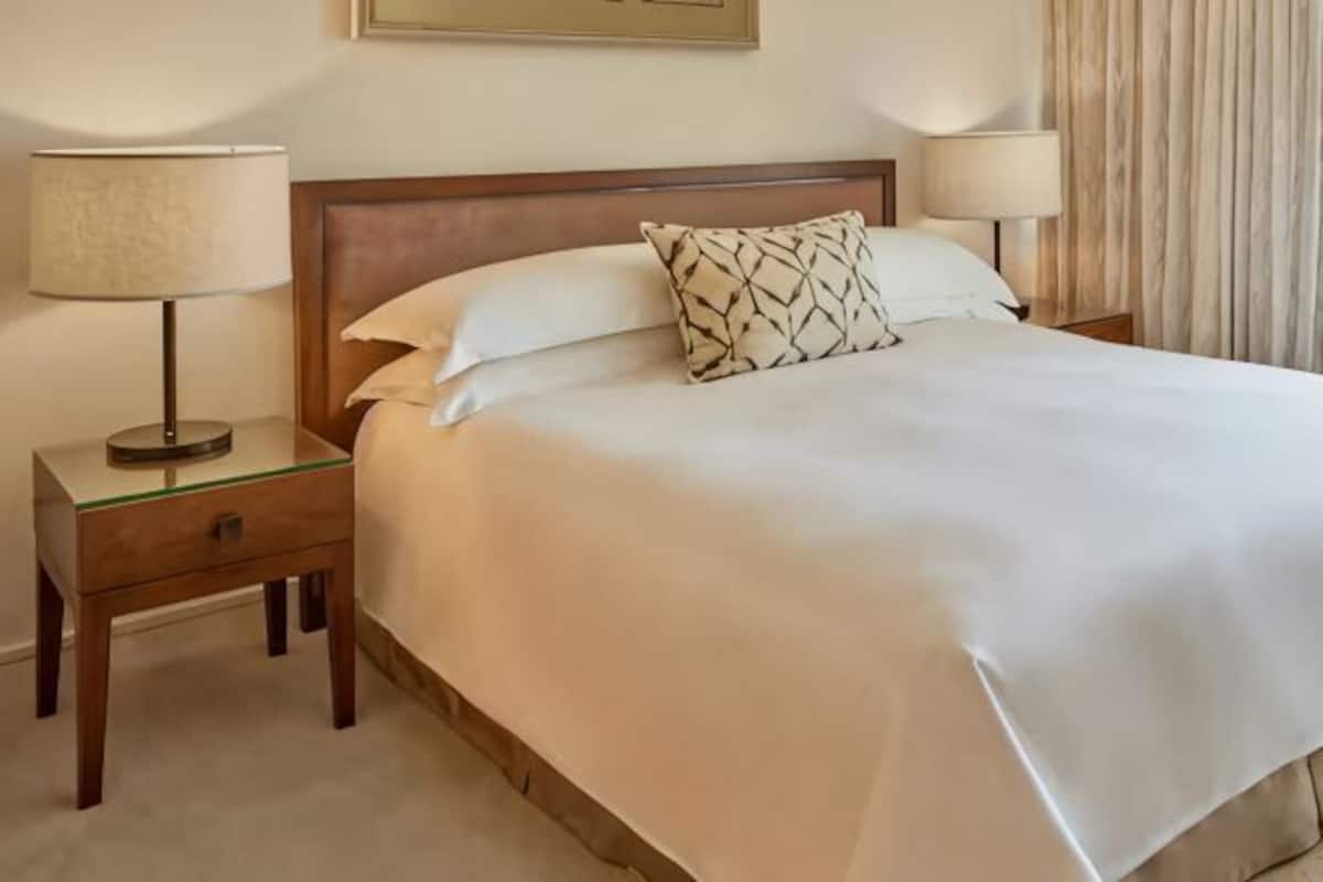 Egyptian cotton sheets, premium bedding, down duvets, pillow-top beds