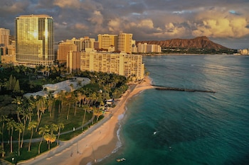 Hotel Exterior at Ka Laʻi Waikiki Beach, LXR Hotels & Resorts