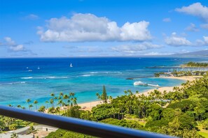View from room - Ka Laʻi Waikiki Beach, LXR Hotels & Resorts (Honolulu)