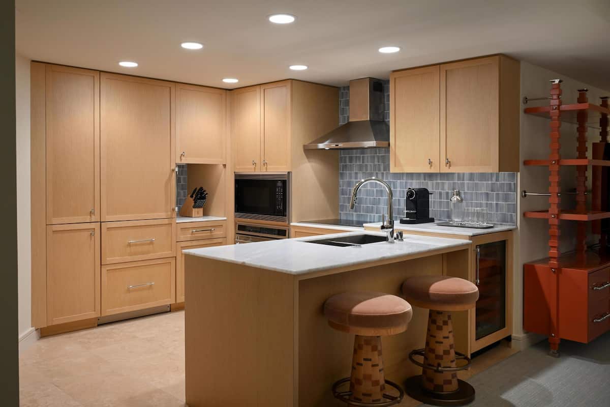 LXR Premium Suite, 1 King Bed, Accessible, Ocean View (Roll-In Shower, Newly Renovated) | Private kitchen | Fridge, microwave, stovetop, coffee/tea maker