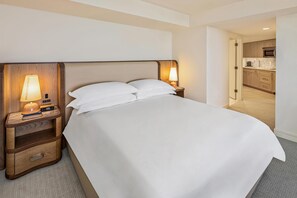 디럭스룸, 킹사이즈침대 1개 및 소파베드, 바다 전망 (Newly Renovated) | 이집트산 면 시트, 고급 침구, 오리/거위털 이불, 필로우탑 침대