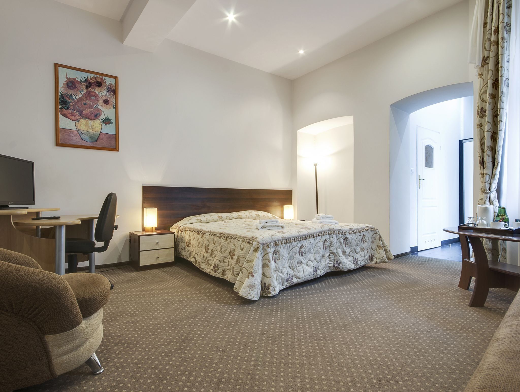 classic double or twin room | individually decorated, individually furnished, iron/ironing board