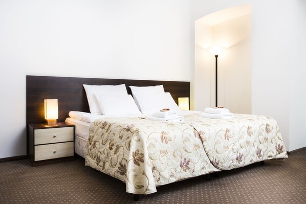 Classic Double or Twin Room | Individually decorated, individually furnished, iron/ironing board