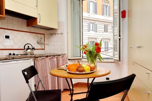 Room - Rome Accommodation - Fori Imperiali (Rome)