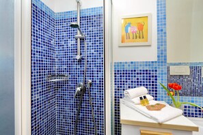 Bathroom - Rome Accommodation - Fori Imperiali (Rome)