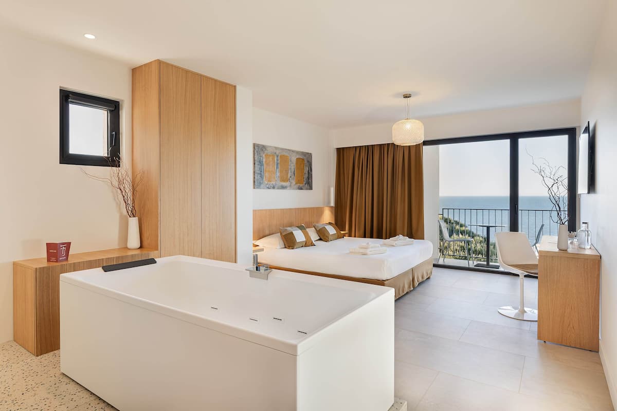 1 slaapkamer, luxe beddengoed, een minibar, een kluis op de kamer