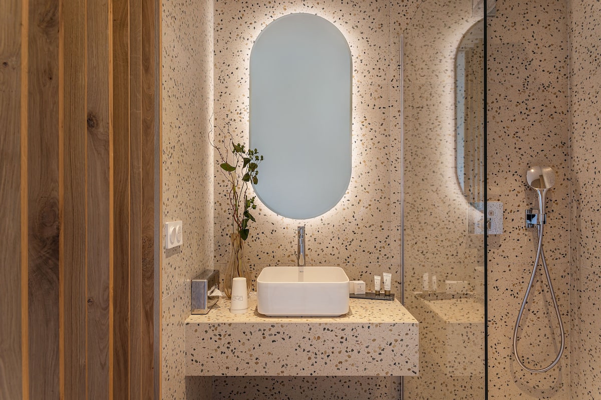 room, balcony, sea view | bathroom | free toiletries, hair dryer, towels