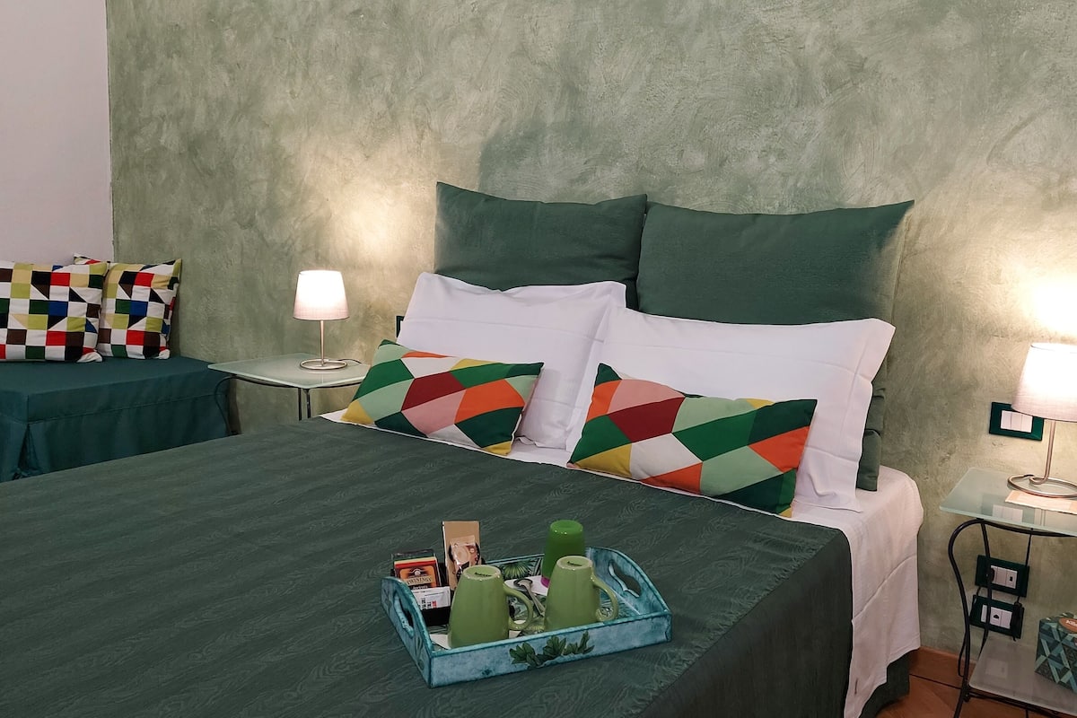 Superior Twin kamer, meerdere bedden, niet-roken, privébadkamer | Donzen dekbedden, een minibar, een kluis op de kamer