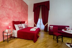 Chambre quadruple familiale, non-fumeur, salle de bain privée | Vue de la chambre