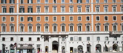 واجهة المنشأة