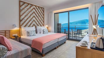 Hypo-allergenic bedding, minibar, in-room safe, individually decorated