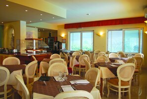 Breakfast area - Hotel Alsazia (Sirmione)