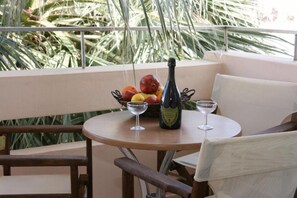 Superior Apartment | 1 bedroom, Egyptian cotton sheets, premium bedding, Select Comfort beds