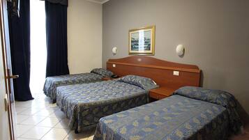 Coffres-forts dans les chambres, bureau, lits bébé (gratuits)