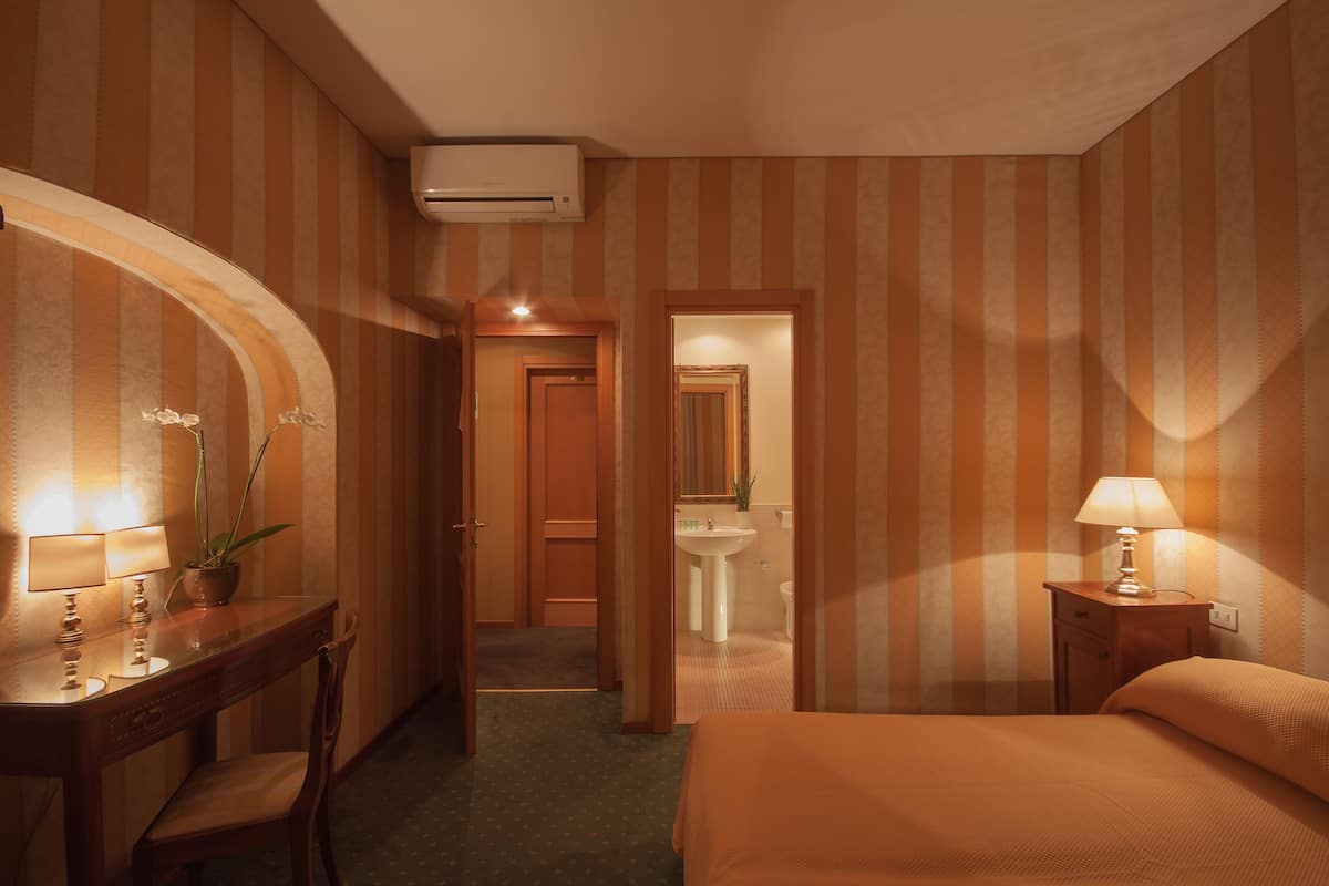 Minibar, desk, free cots/infant beds, free WiFi