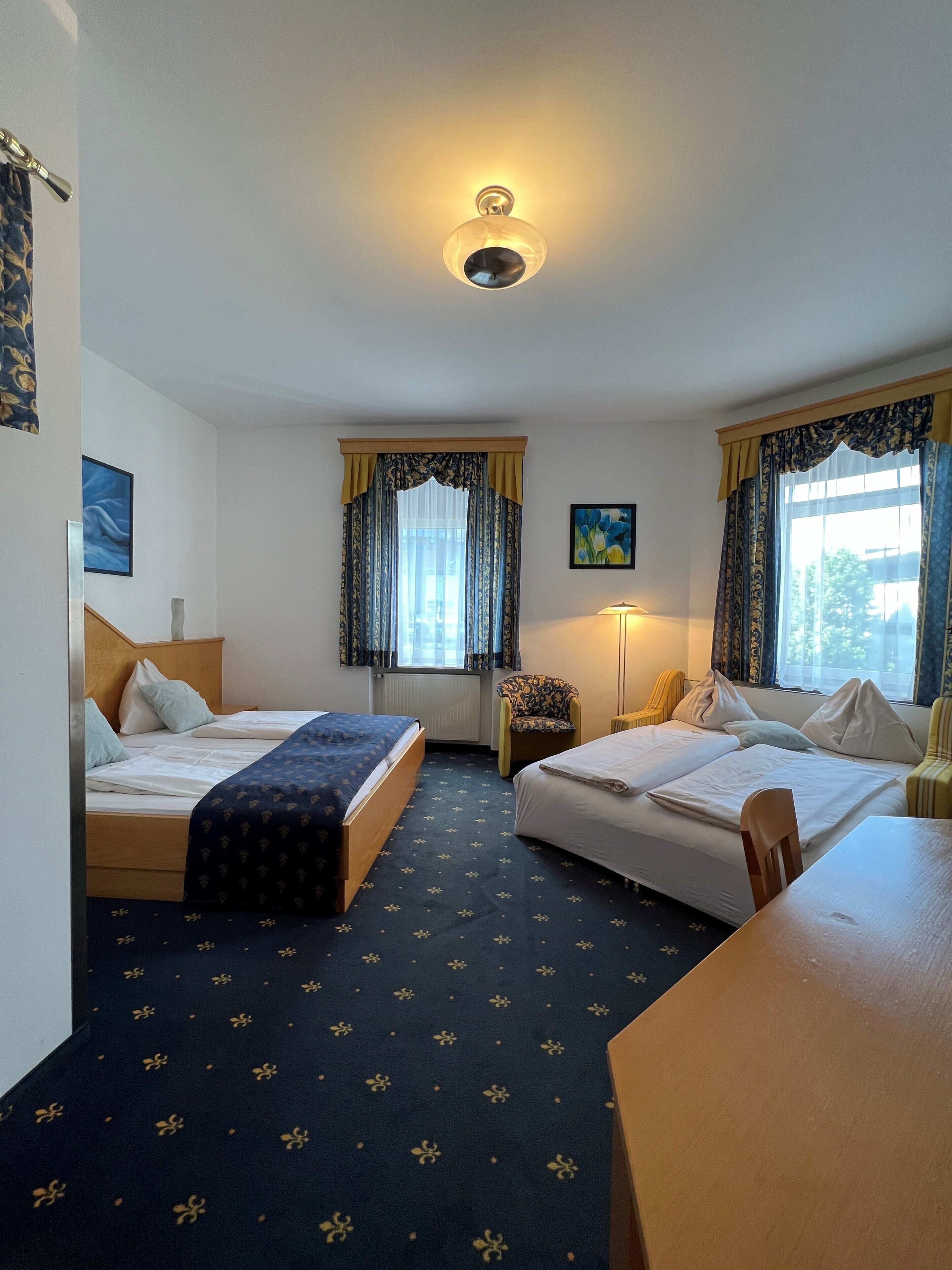 Quadruple Room, 1 Bedroom, Non Smoking | Hypo-allergenic bedding, desk, iron/ironing board, free WiFi