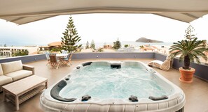 Junior Suite, Jetted Tub, Sea View | Terrace/patio - Frideriki Studios & Apartments (Platanias)