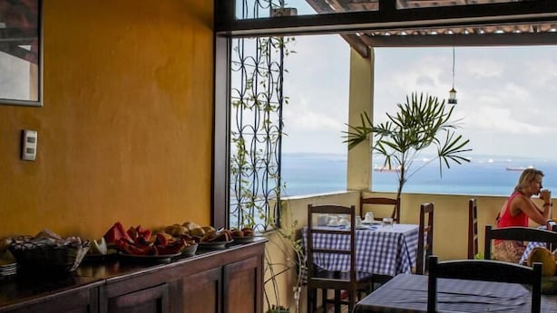 Free daily buffet breakfast - Pousada Beija Flor (Salvador)