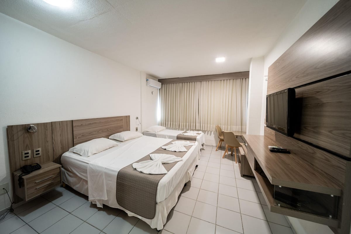 Minibar, coffres-forts dans les chambres, Wi-Fi gratuit, draps fournis