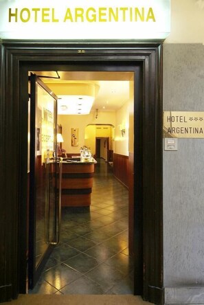Property entrance - Hotel Argentina (Rome)