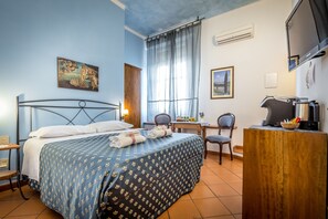 Double Room | Memory foam beds, minibar, blackout drapes, iron/ironing board - Alla Dimora Altea (Florence)