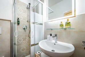 Doppelzimmer | Badezimmer