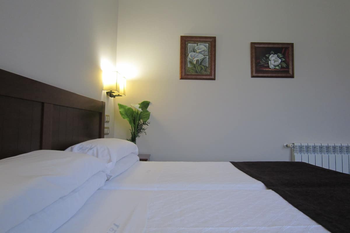 Minibar, in-room safe, free WiFi, bed sheets