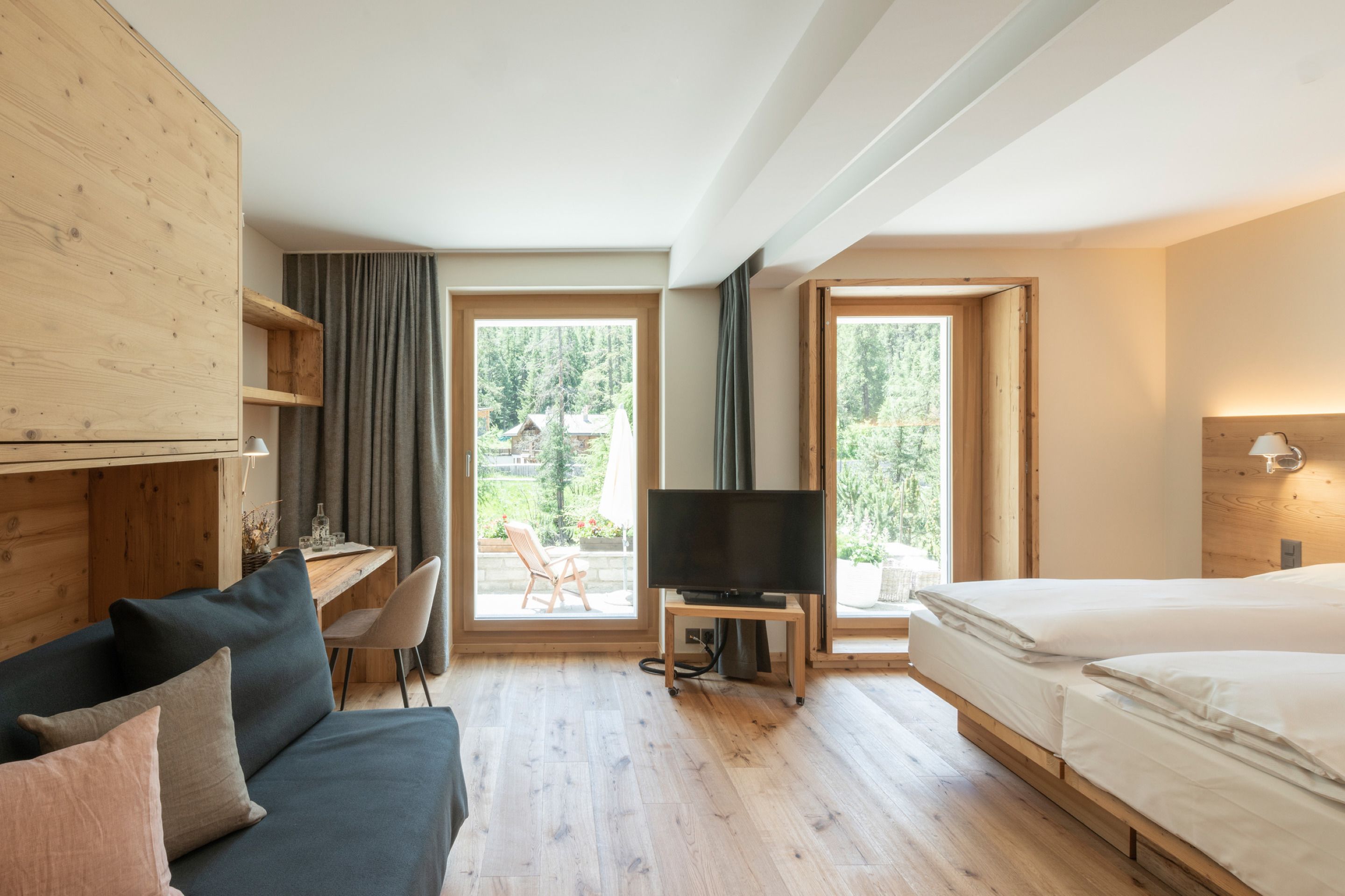 comfort double room, 1 bedroom, garden area | 1 bedroom, hypo-allergenic bedding, down duvets, in-room safe