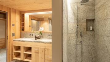 Chambre Double Confort, 1 chambre, côté jardin | Salle de bain