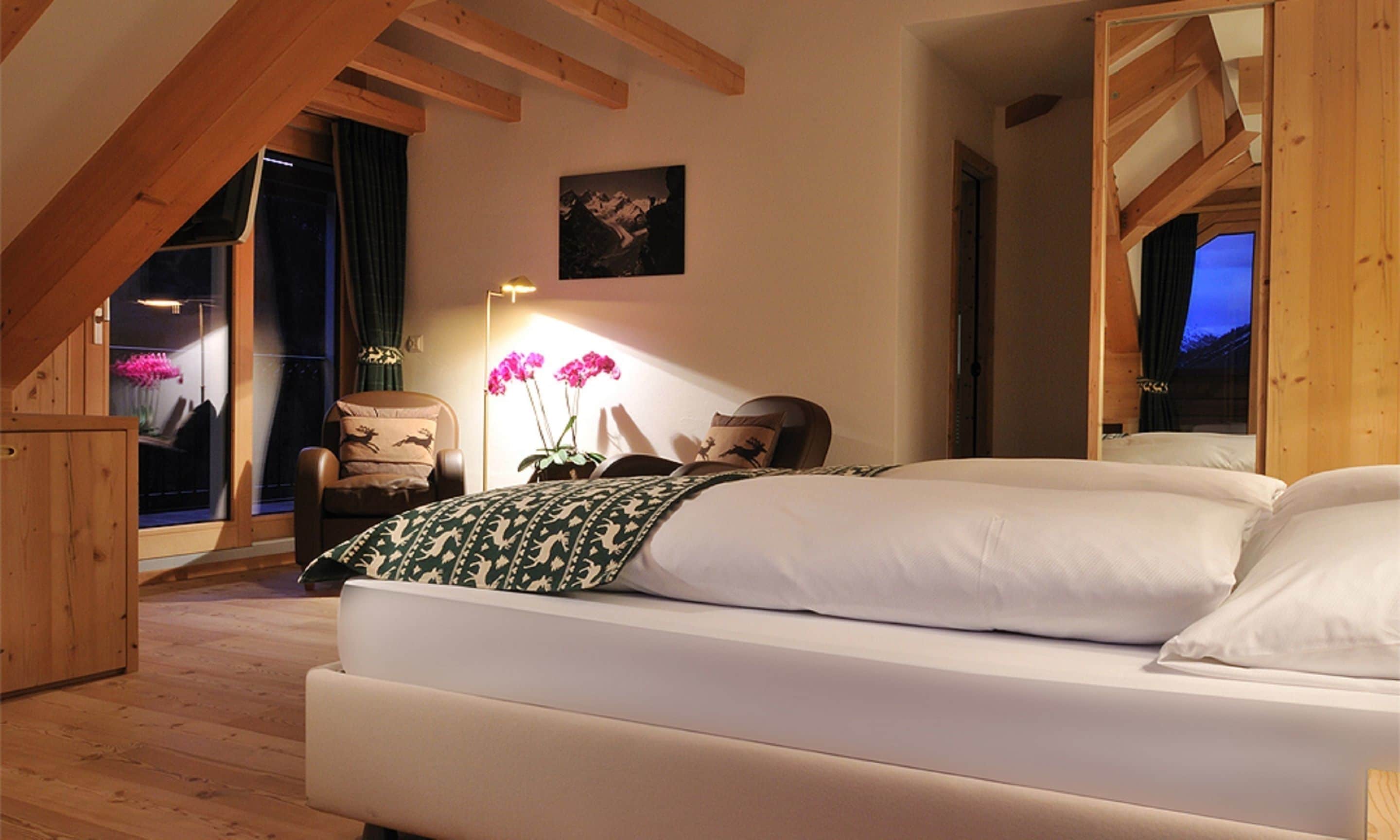 double room, balcony, river view | 1 bedroom, hypo-allergenic bedding, down duvets, in-room safe