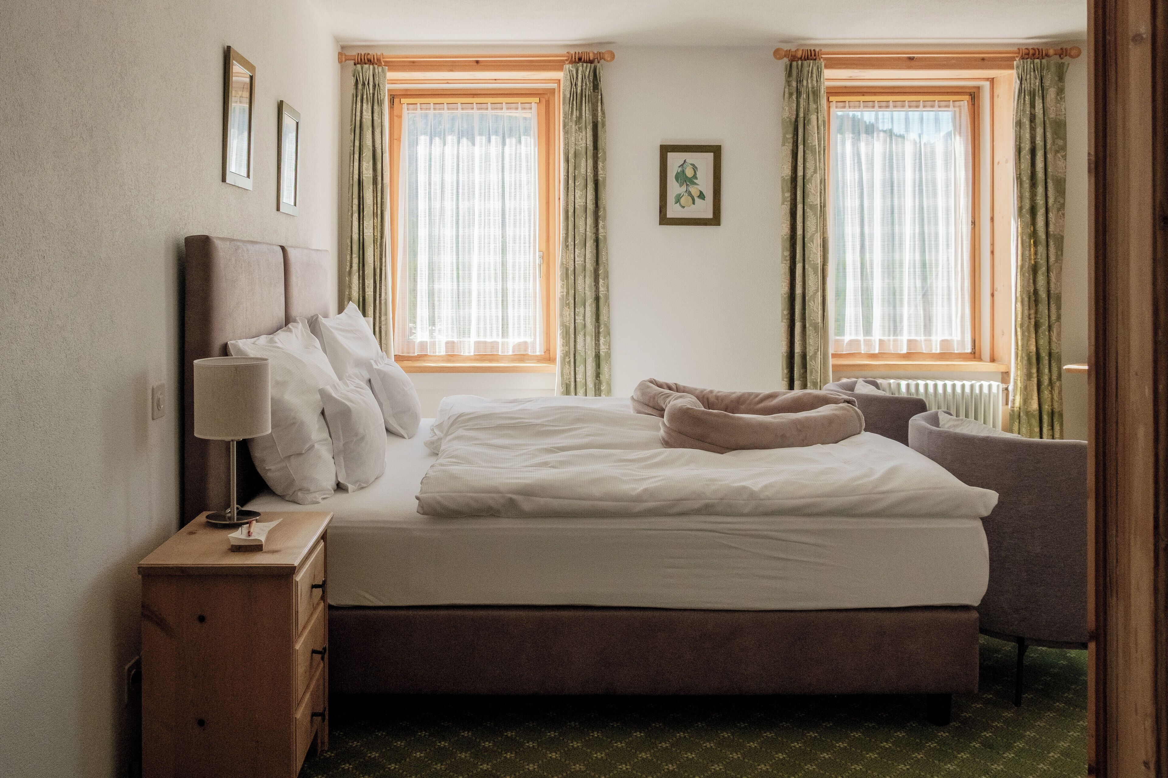 Superior Double Room, Ensuite, Mountain View