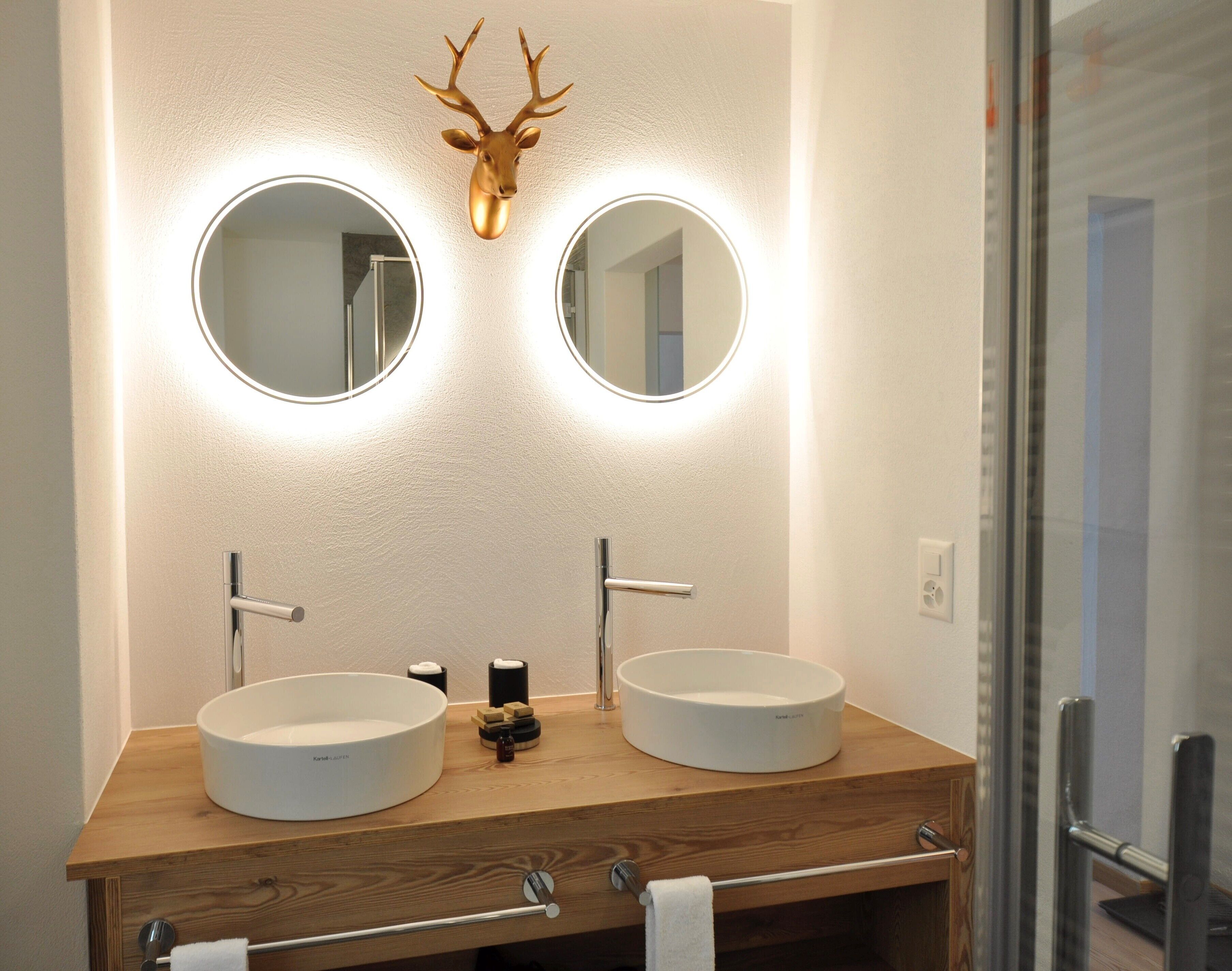 deluxe double room, 2 single beds | premium bedding, down duvets, in-room safe, desk