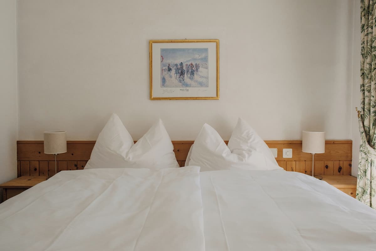 Classic-Doppelzimmer, mit Bad, Bergblick